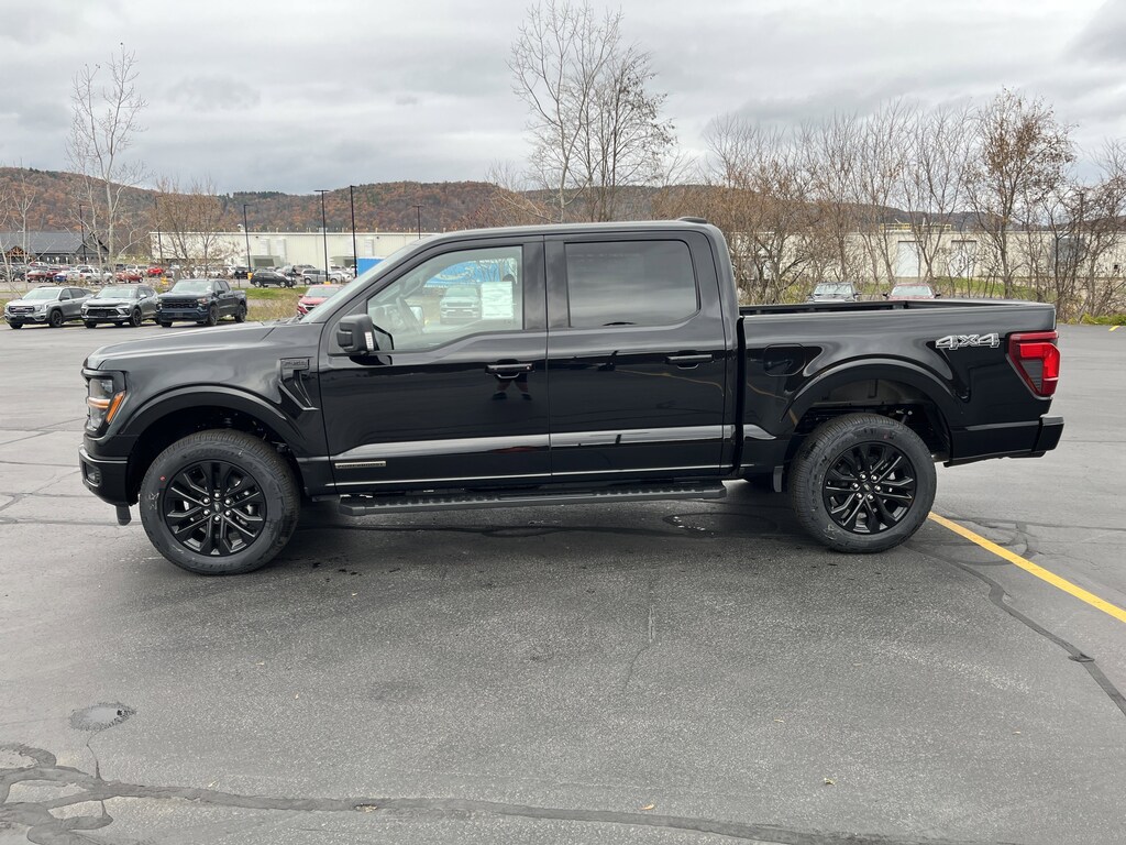 New 2025 Ford F-150 XLT XLT 4WD SuperCrew 5.5 Box