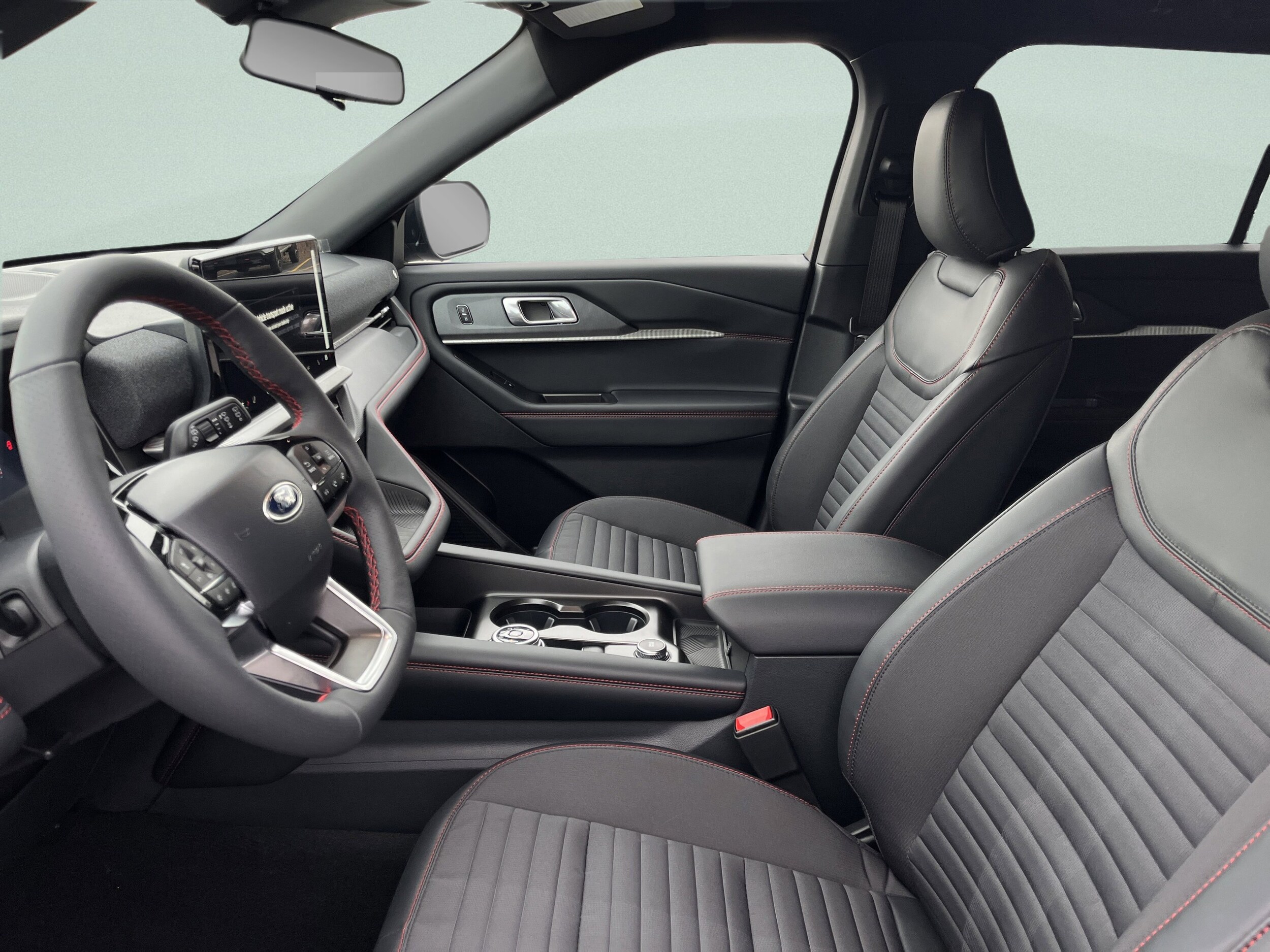 2026 Ford Explorer ST-Line - Photo 14