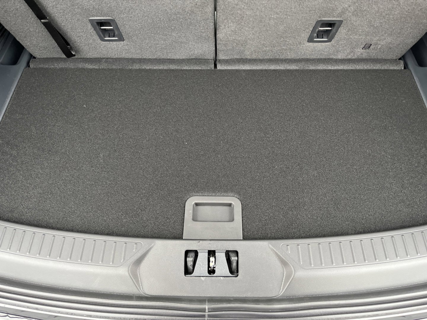 2026 Ford Explorer ST-Line - Photo 11