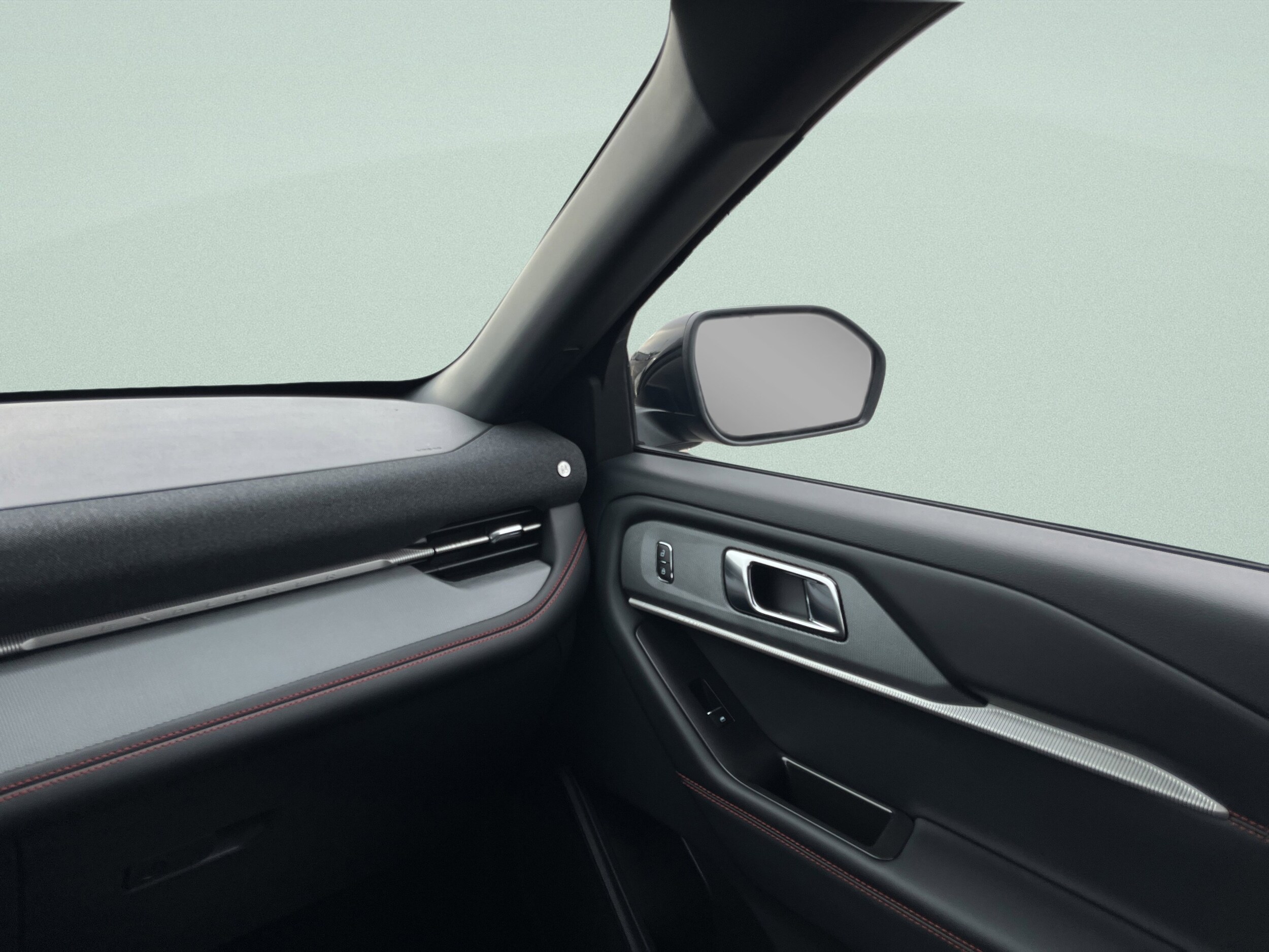 2026 Ford Explorer ST-Line - Photo 29