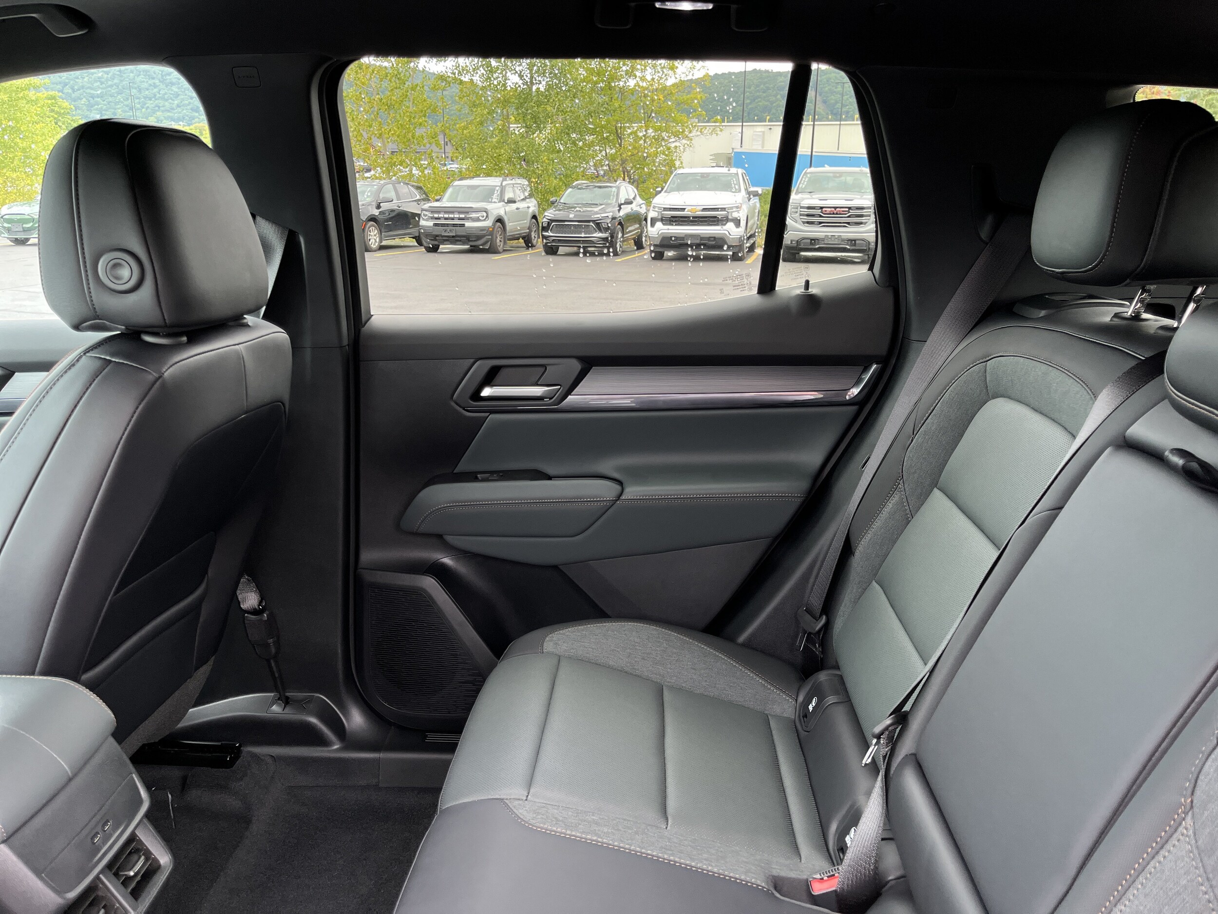 2027 GMC Terrain AT4 - Photo 30