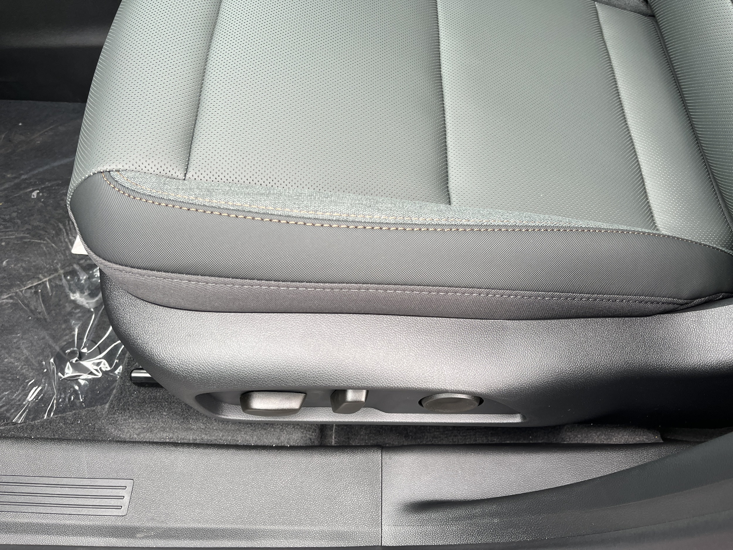 2027 GMC Terrain AT4 - Photo 29