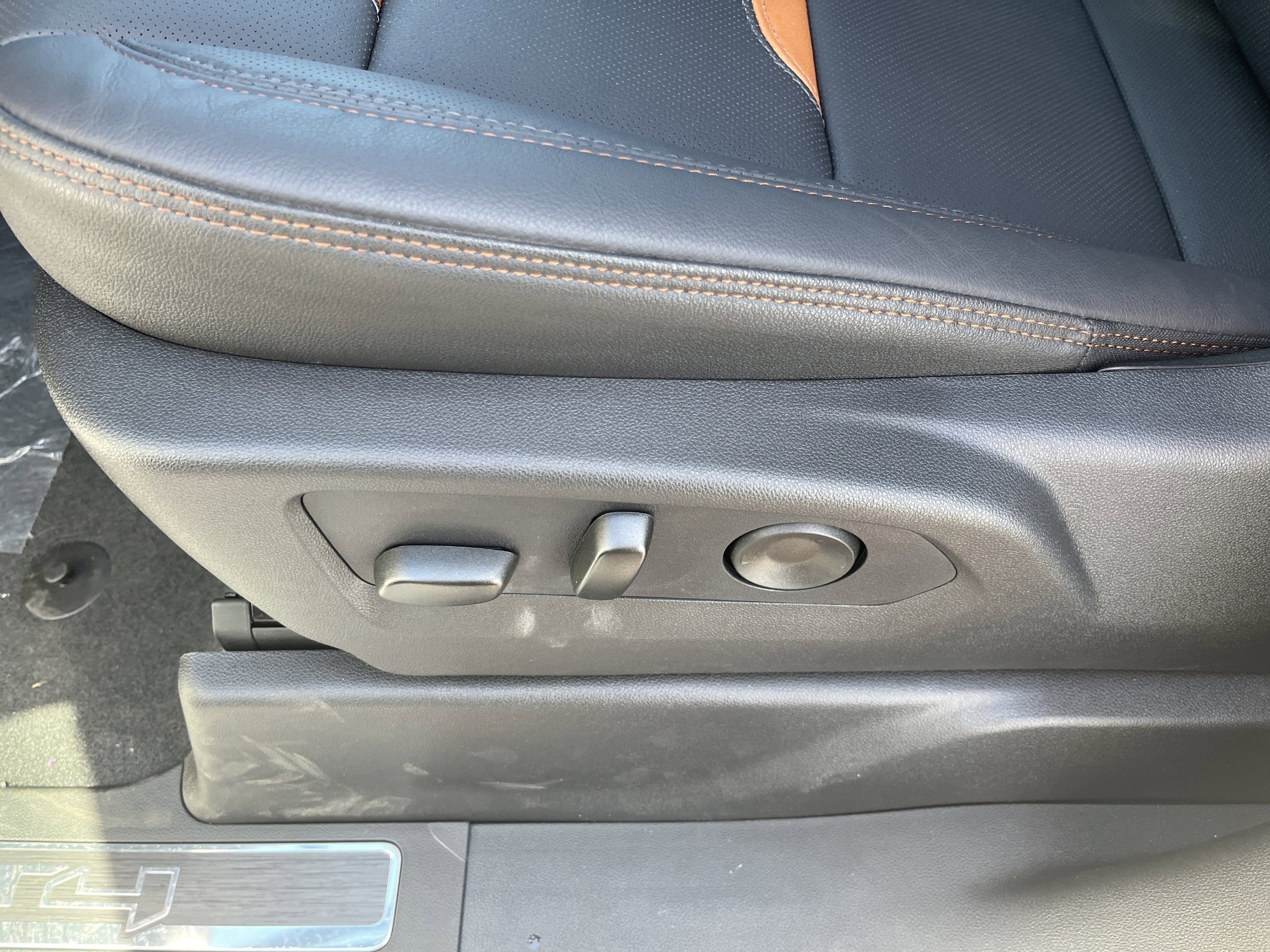 2026 GMC Sierra 1500 AT4 - Photo 14