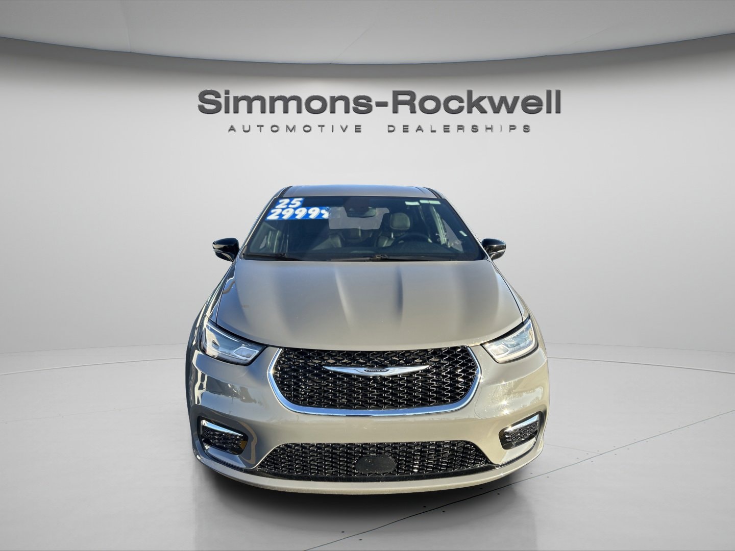 2025 Chrysler Pacifica Select's photo