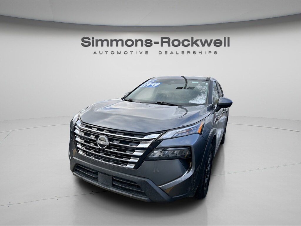 Used 2025 Nissan Rogue SV