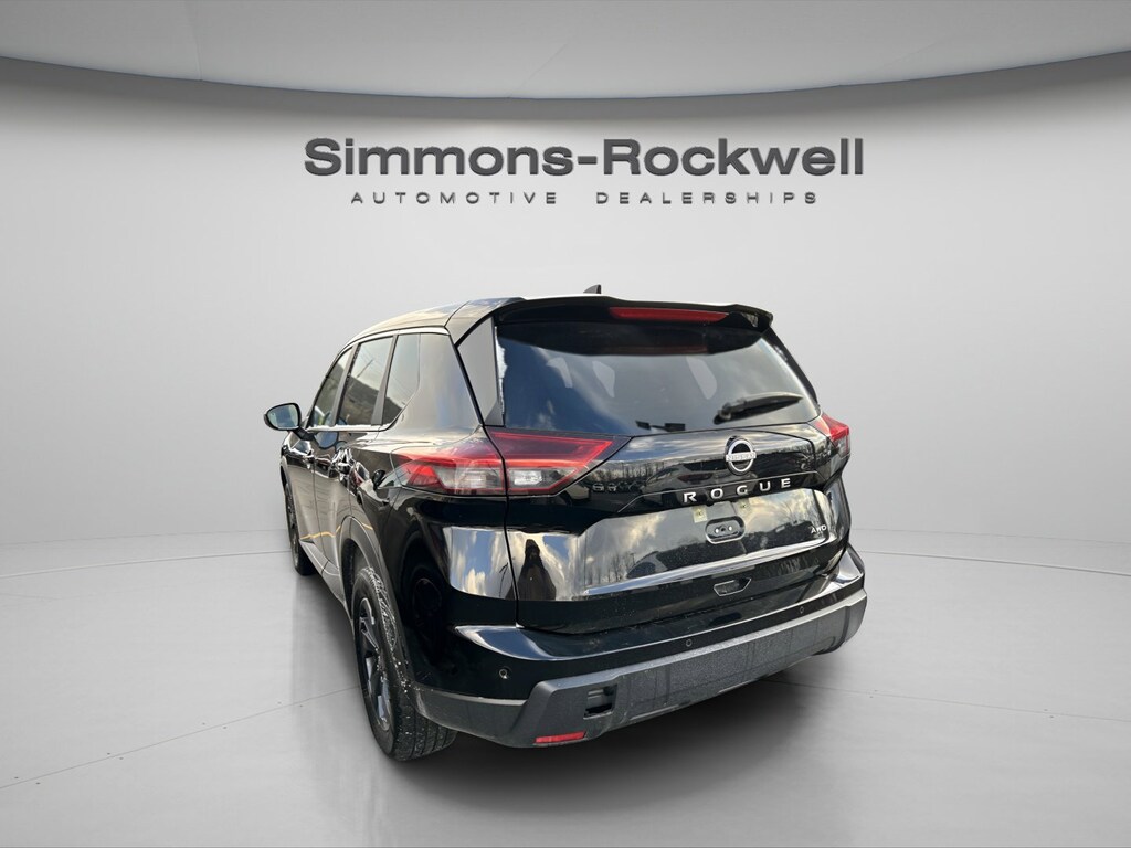 Used 2025 Nissan Rogue SV