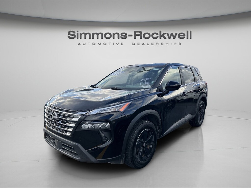 Used 2025 Nissan Rogue SV