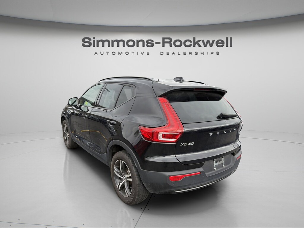 Used 2024 Volvo XC40 Core Bright Theme