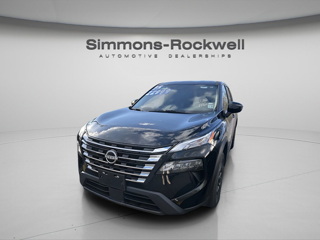 Used 2025 Nissan Rogue SV