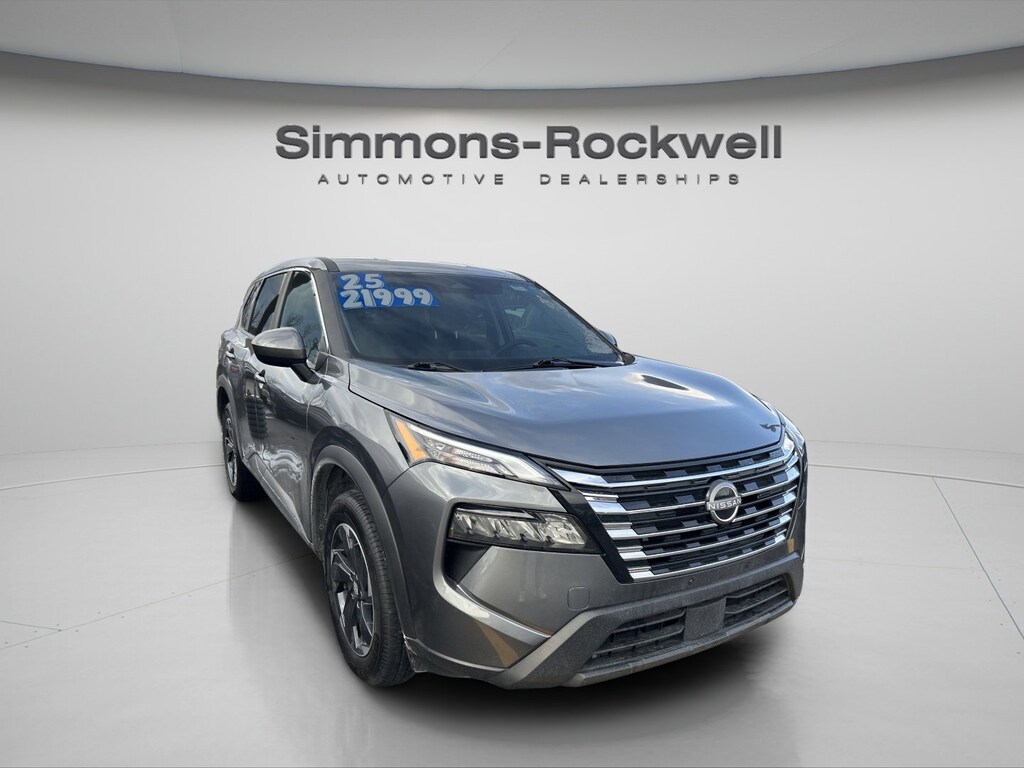 Used 2025 Nissan Rogue SV