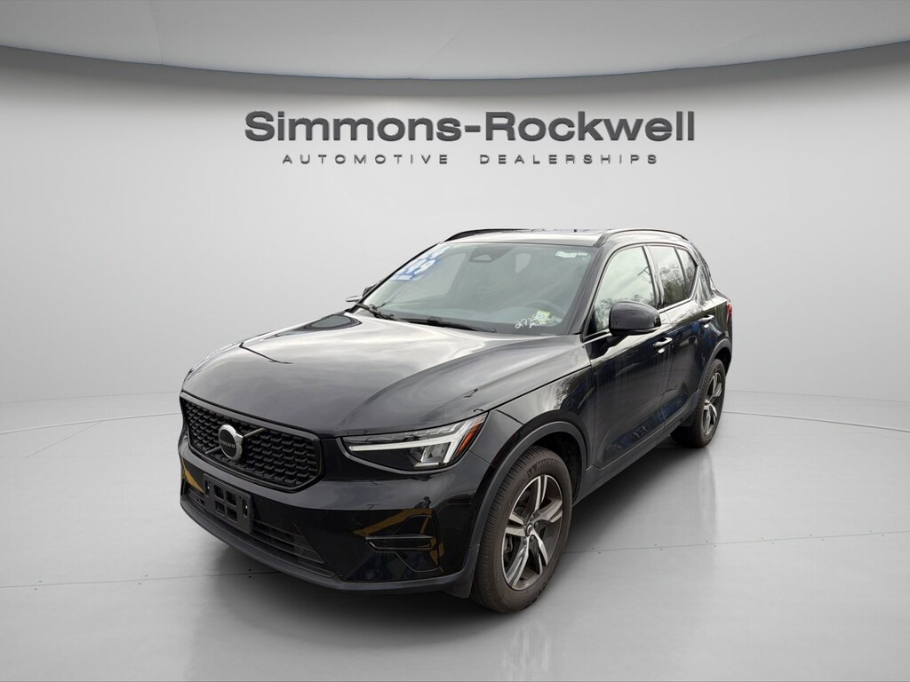 Used 2024 Volvo XC40 Core Bright Theme