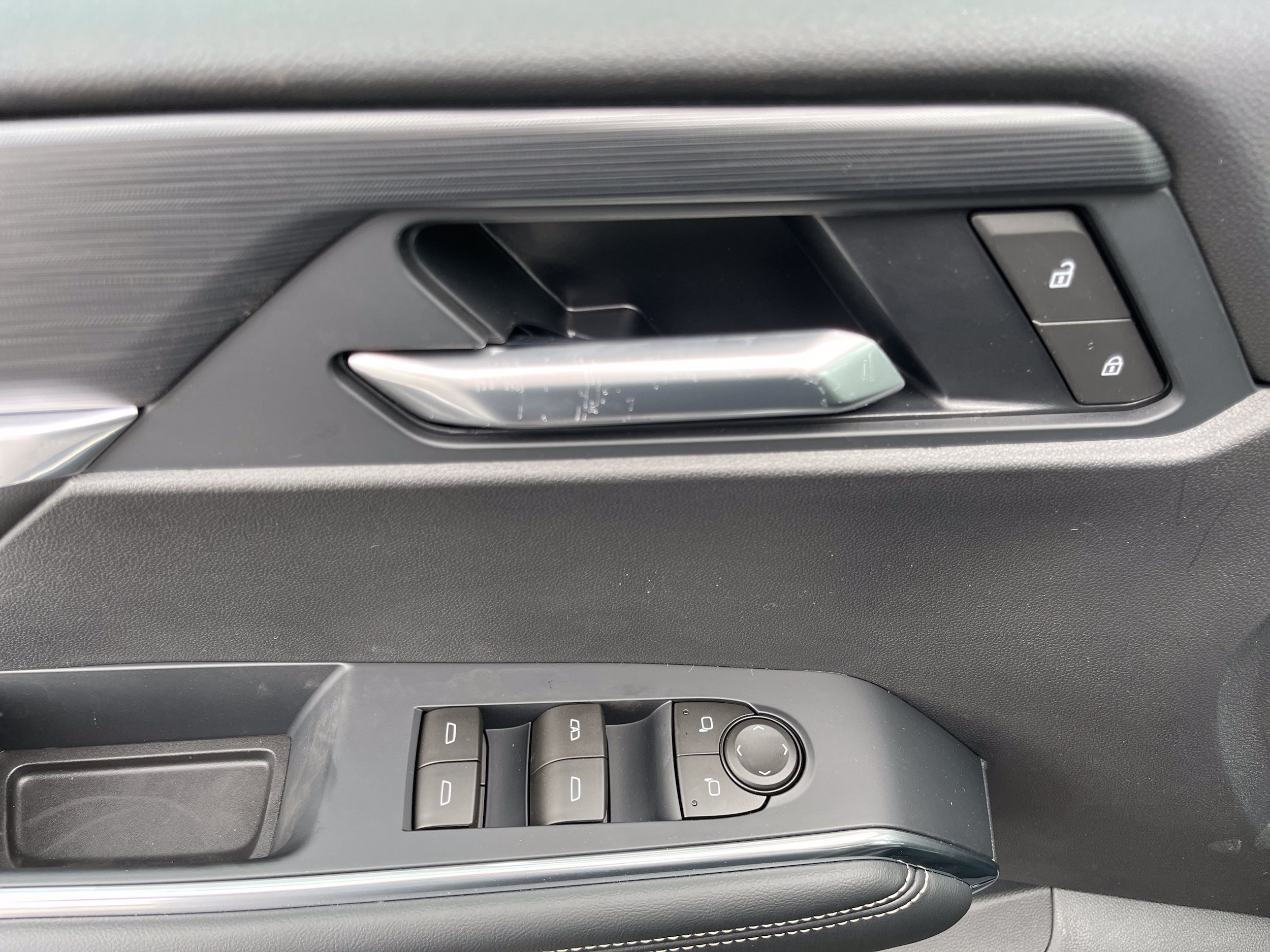 2026 GMC Acadia Elevation - Photo 21