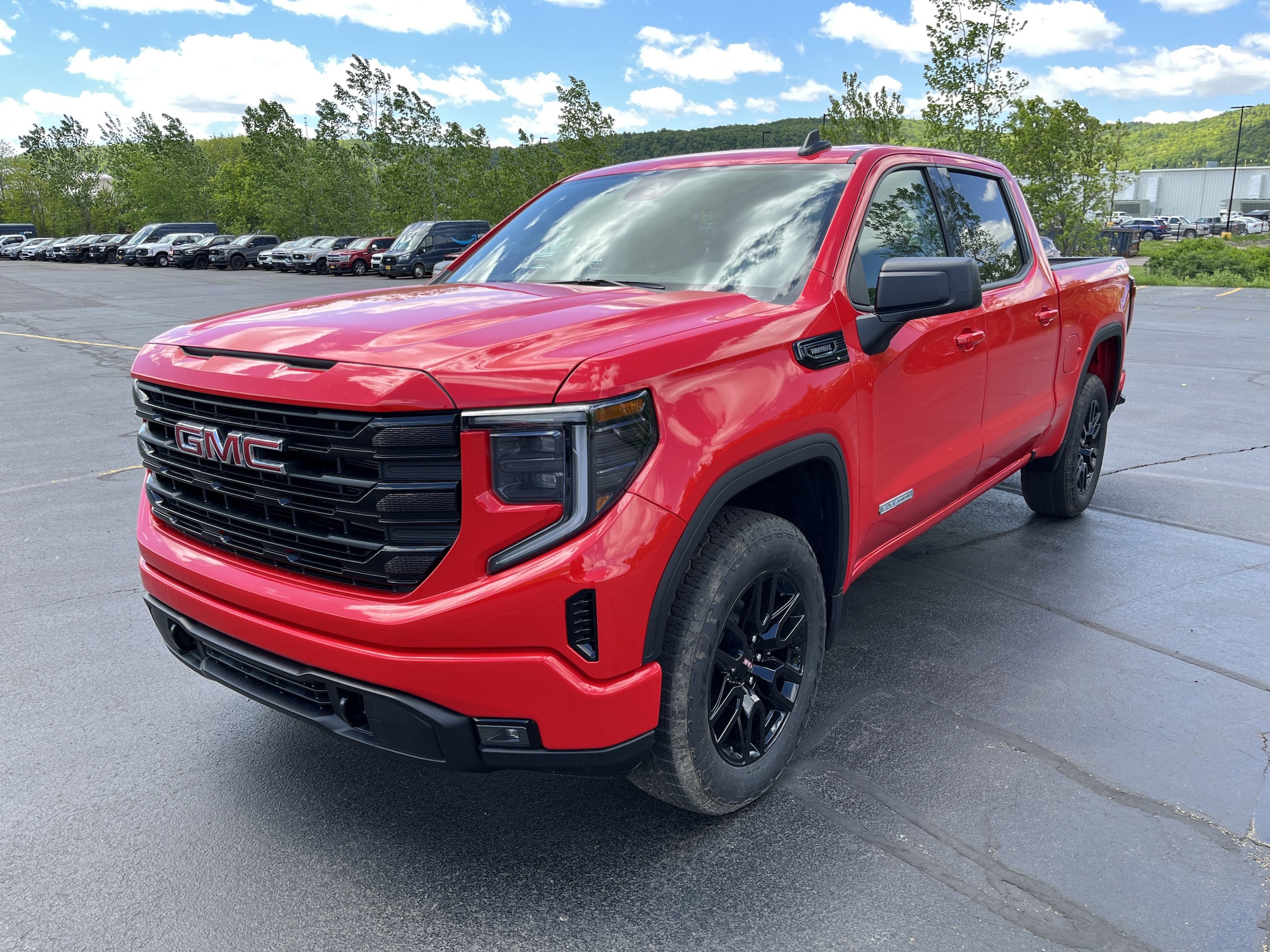 2026 GMC Sierra 4WD Crew Cab Std Box Elevation 3VL's photo