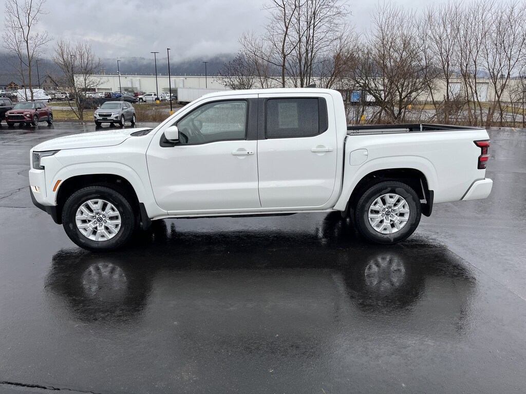 Used 2022 Nissan Frontier Crew Cab SV 4x4 Truck