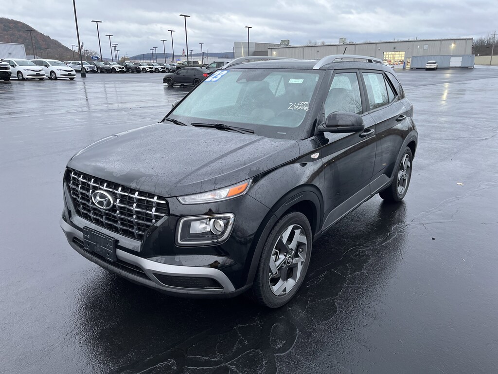 Used 2023 Hyundai Venue SEL SUV