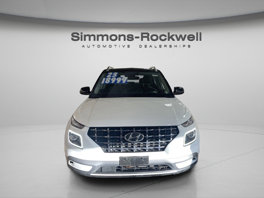 Used 2023 Hyundai Venue Limited SUV