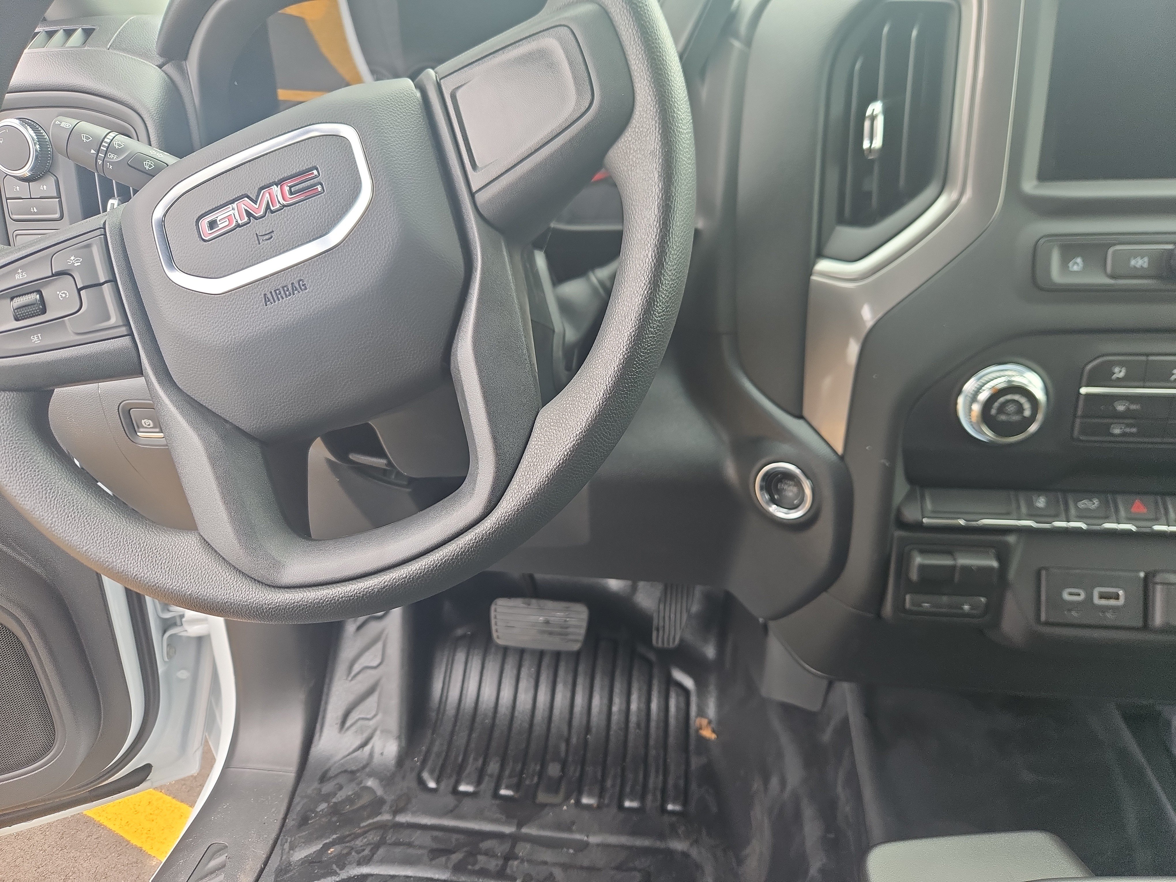 2026 GMC Sierra 3500HD Pro - Photo 19
