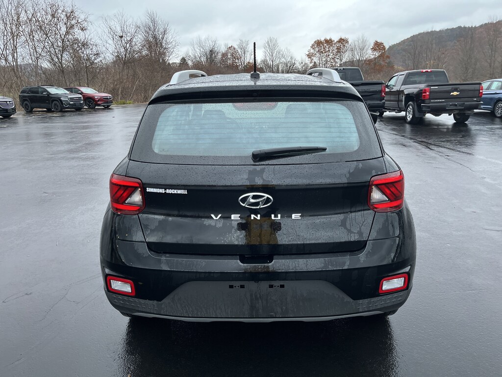 Used 2023 Hyundai Venue SEL SUV