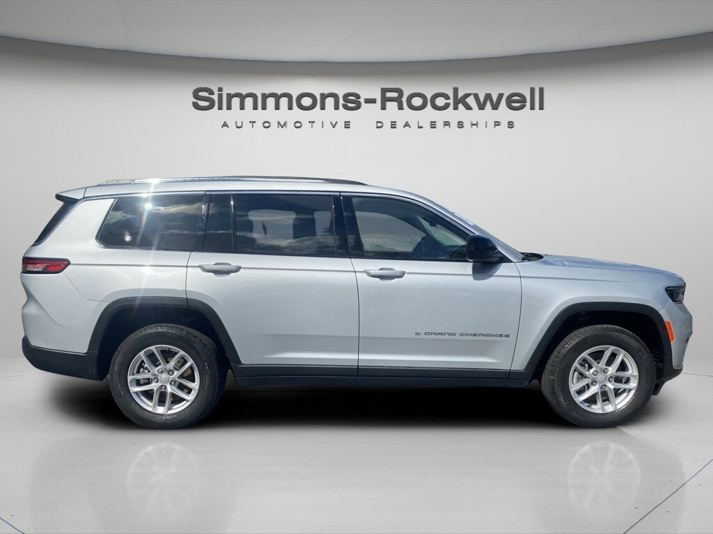 Used 2022 Jeep Grand Cherokee L Laredo SUV