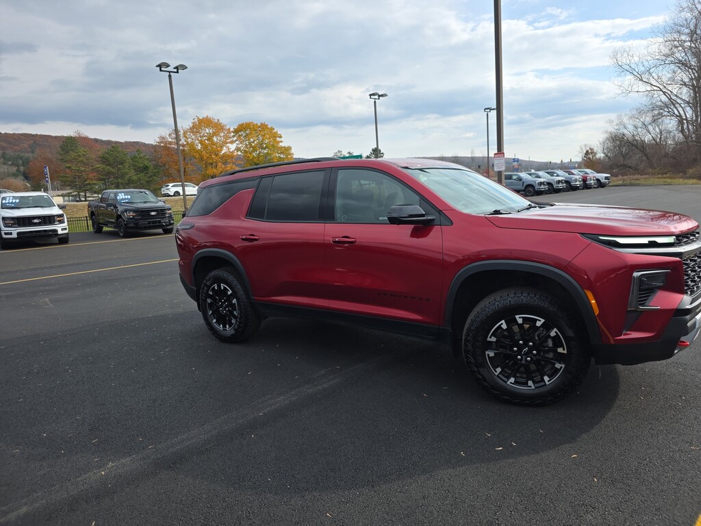 Used 2024 Chevrolet Traverse Z71 SUV