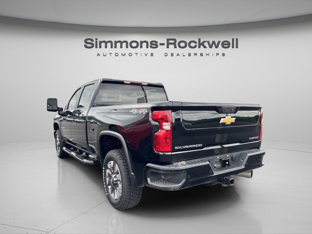 Used 2024 Chevrolet Silverado 2500 HD Custom Truck Crew Cab