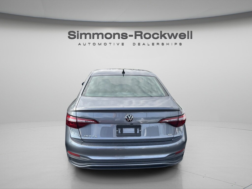 Used 2024 Volkswagen Jetta SE Sedan