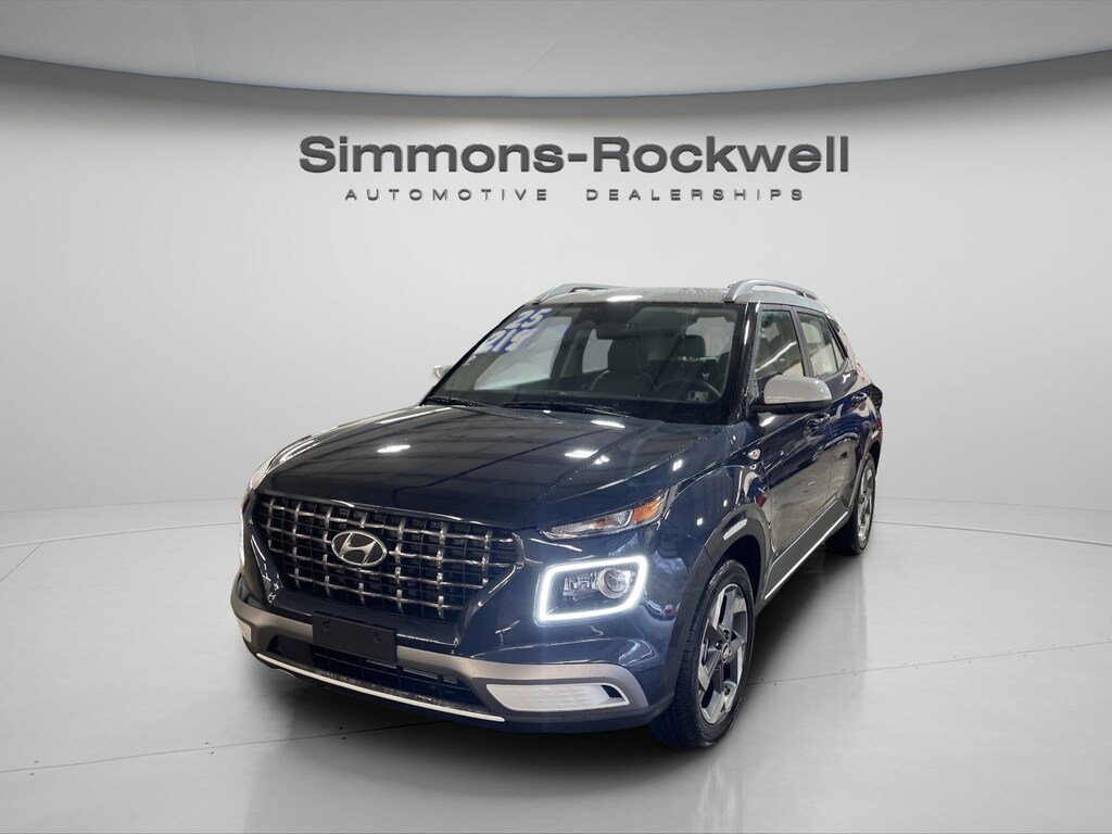 Used 2025 Hyundai Venue Limited SUV