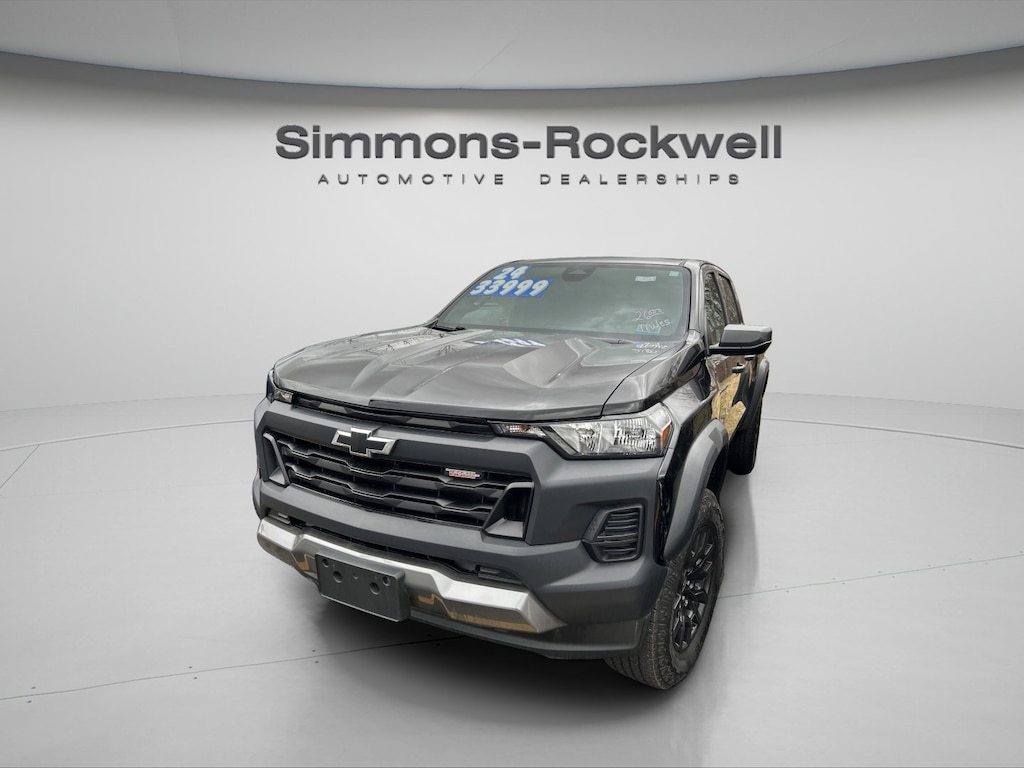 Used 2024 Chevrolet Colorado Trail Boss Truck Crew Cab