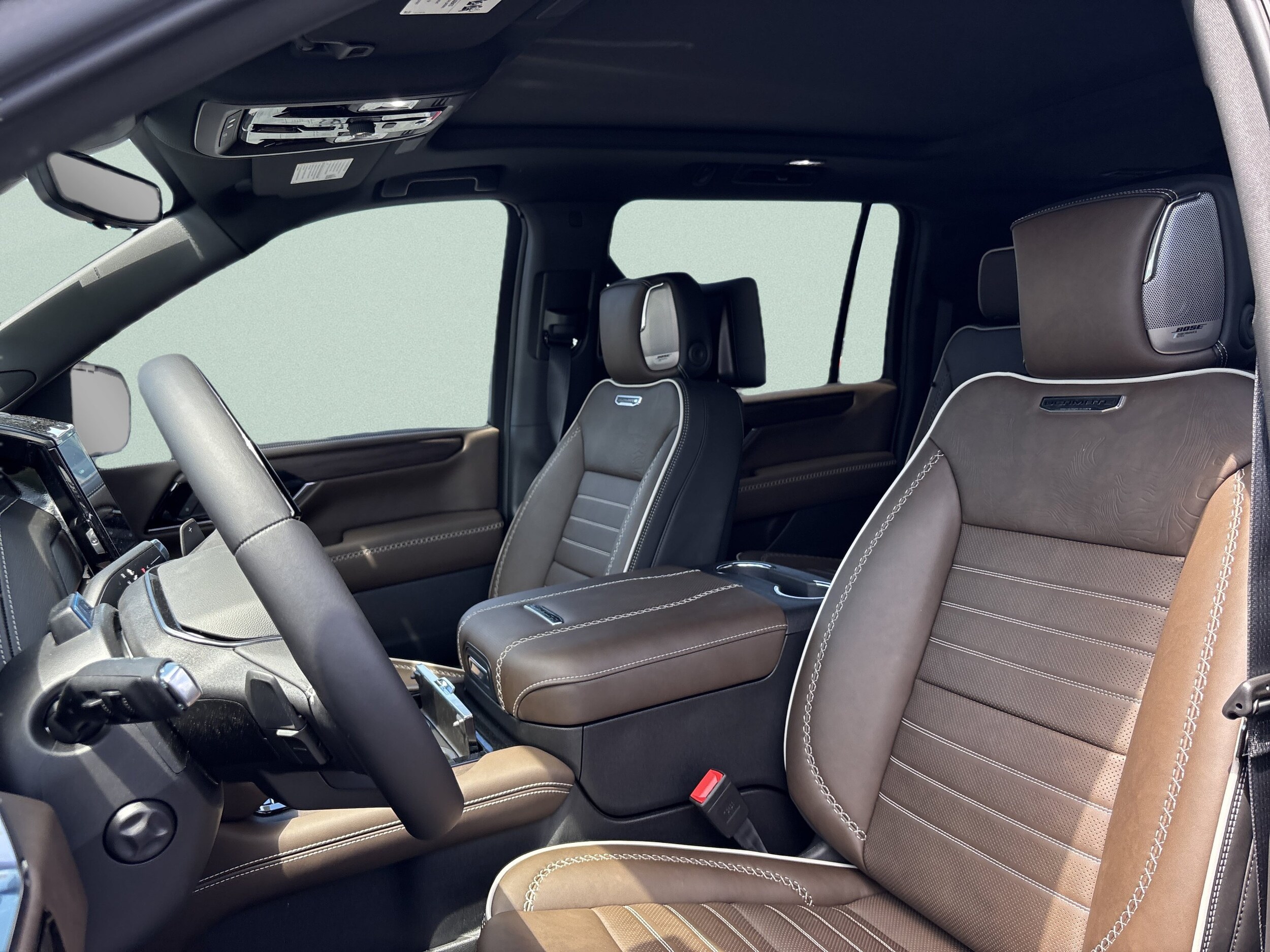 2026 GMC Yukon XL Denali Ultimate - Photo 14