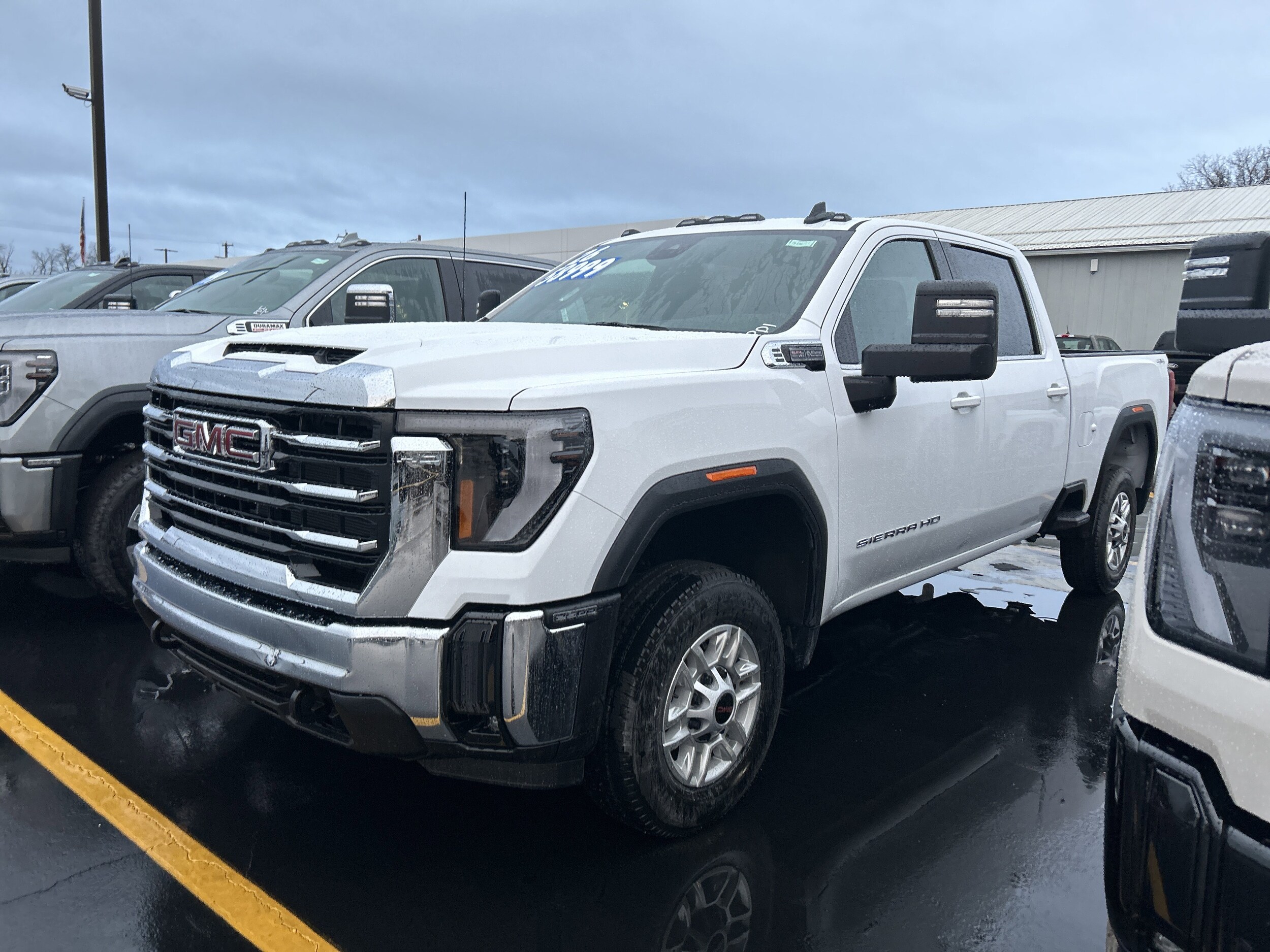 2026 Gmc Sierra 2500 HD SLE photo 4