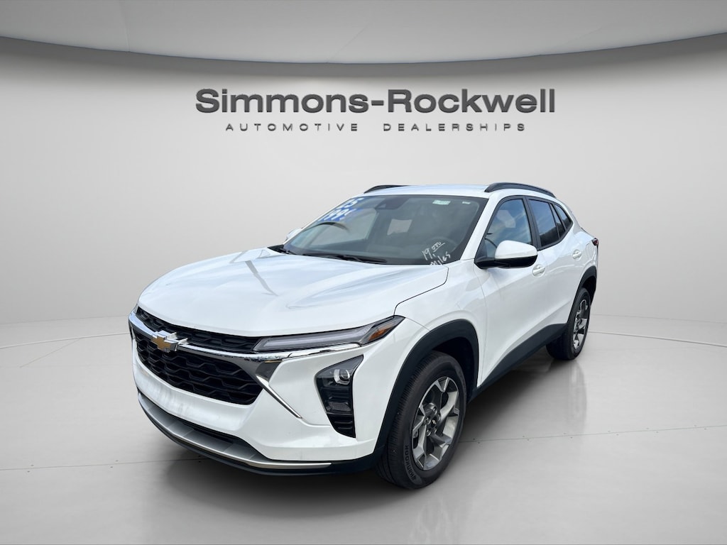 Used 2025 Chevrolet Trax LT SUV