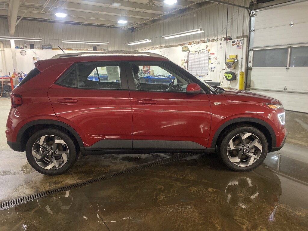 Used 2023 Hyundai Venue Limited SUV