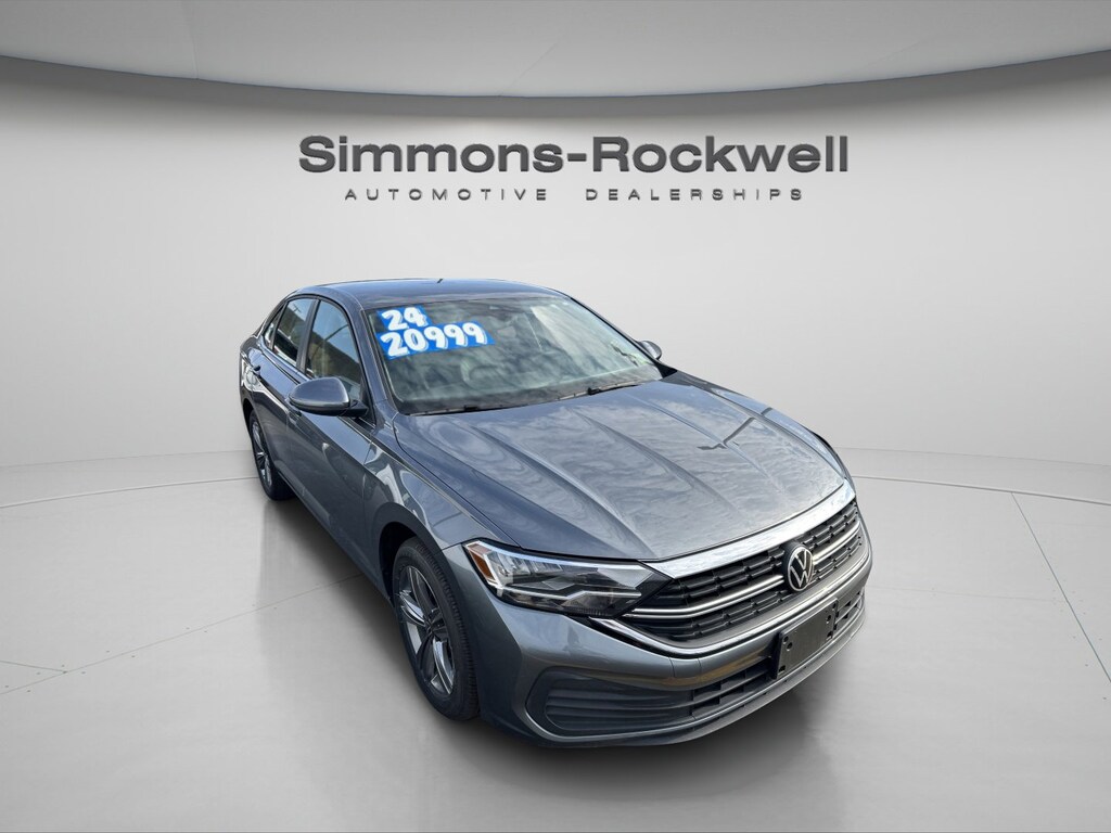 Used 2024 Volkswagen Jetta SE Sedan