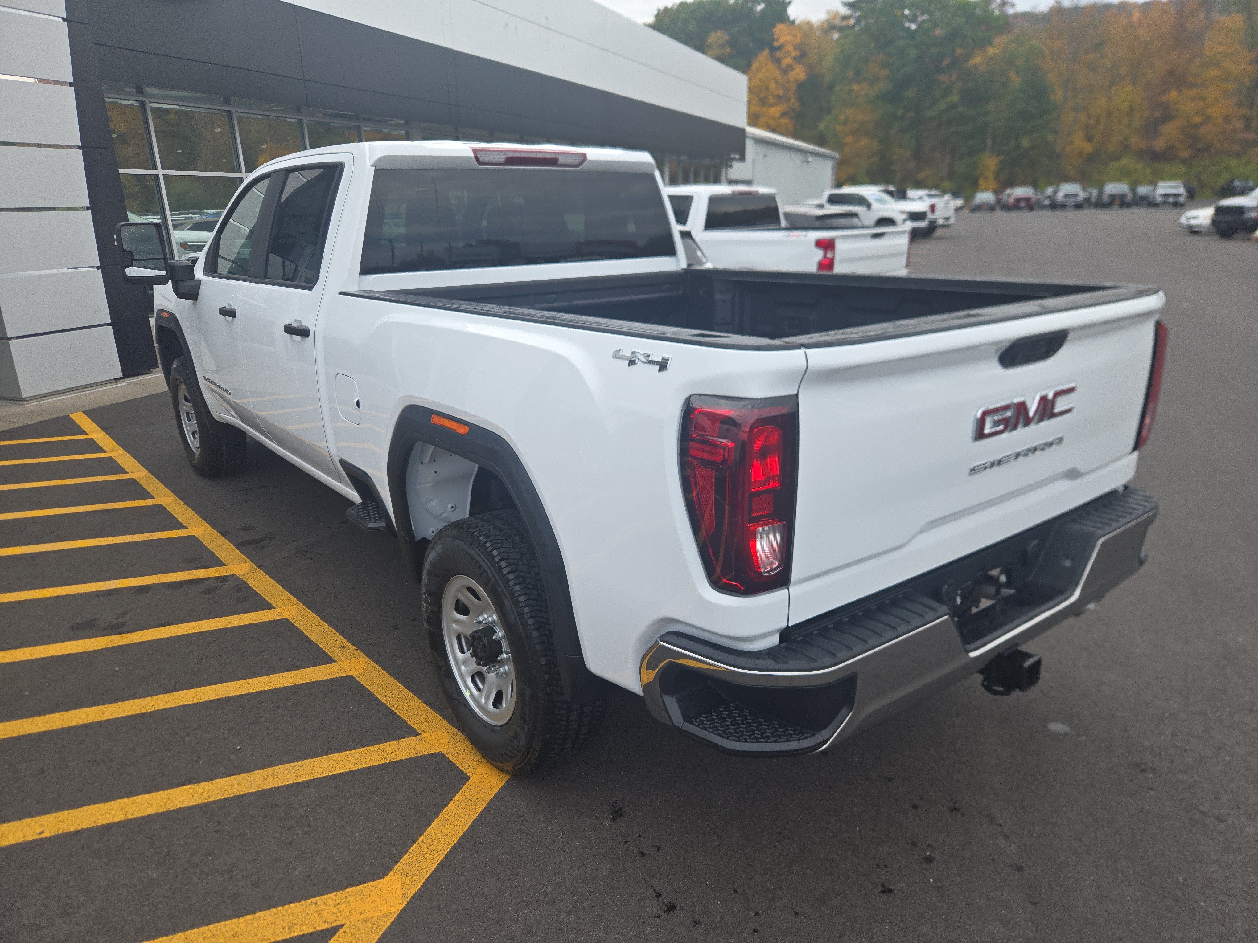 2026 GMC Sierra 3500HD Pro - Photo 7