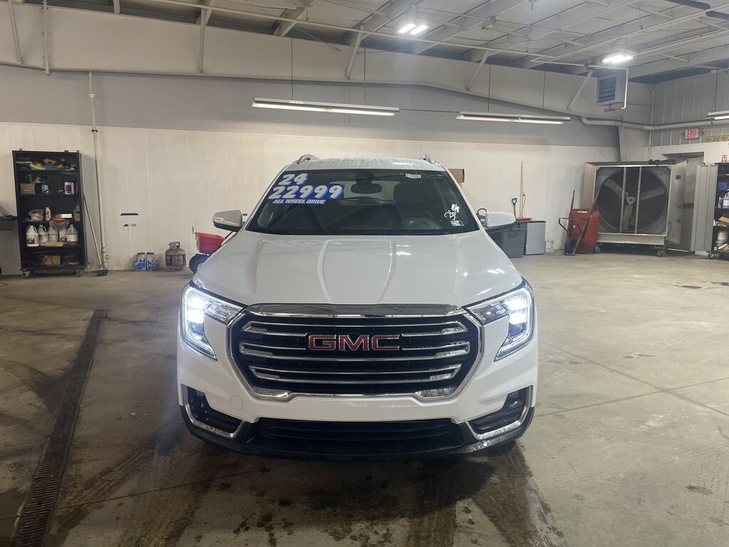 Used 2024 GMC Terrain SLT SUV