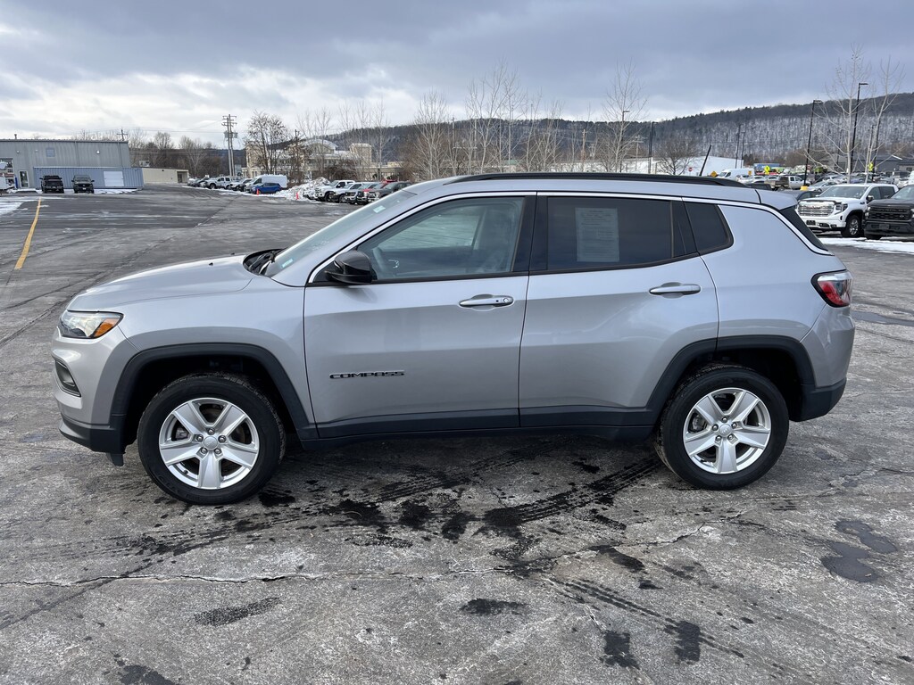 Used 2022 Jeep Compass Latitude SUV