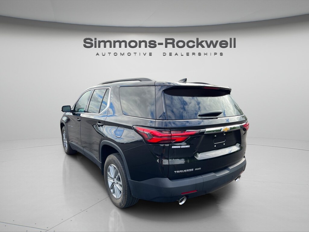 Used 2023 Chevrolet Traverse LT Cloth SUV