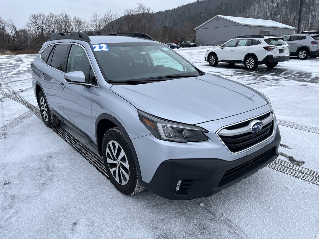 Used 2022 Subaru Outback Premium SUV