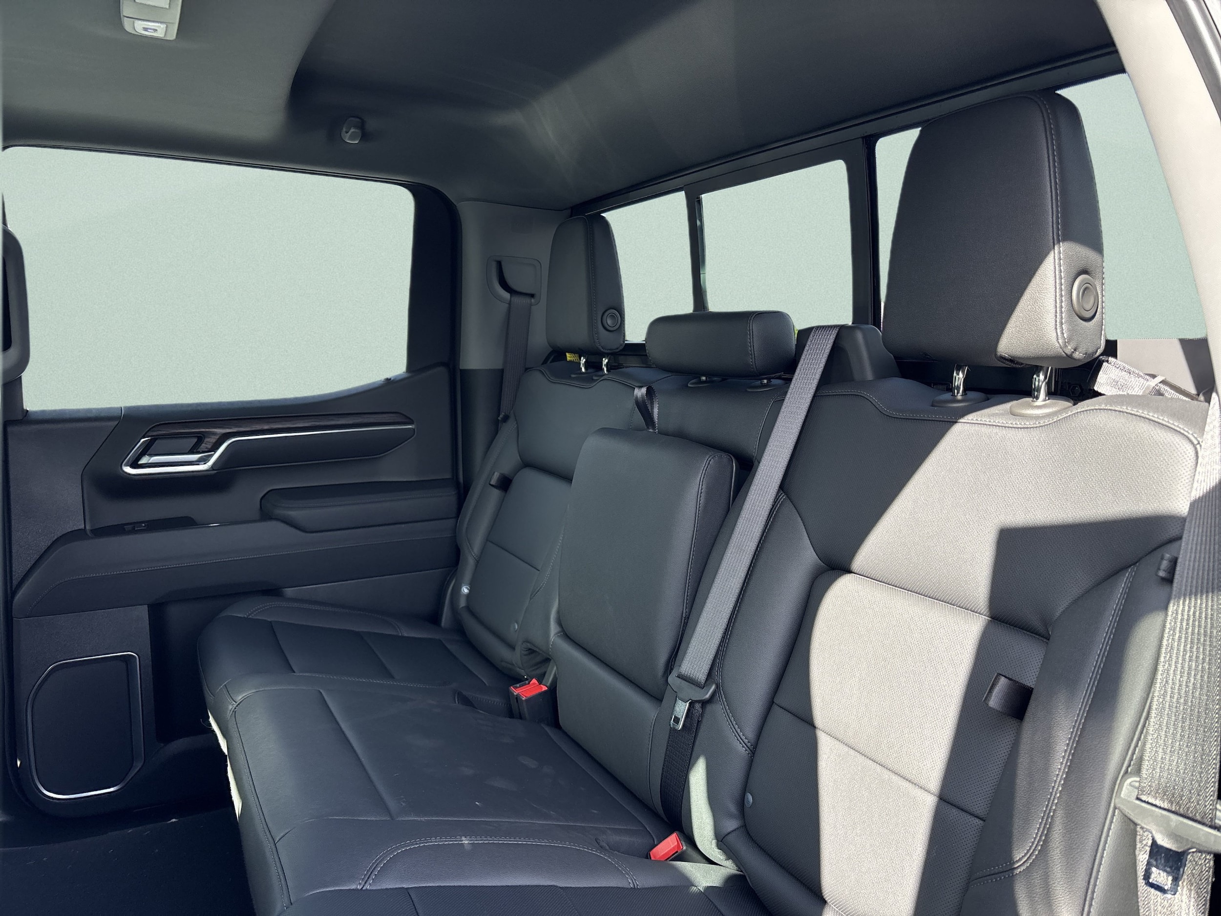 2026 GMC Sierra 1500 SLT - Photo 20