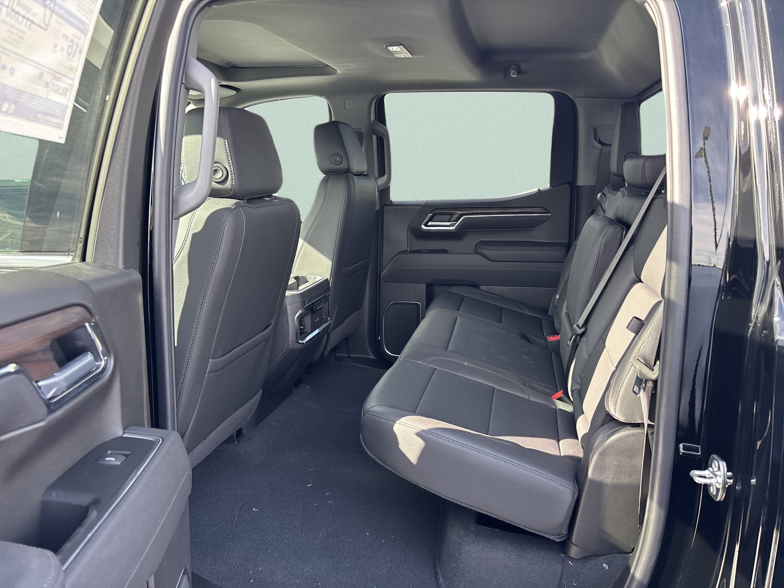 2026 GMC Sierra 1500 SLT - Photo 19