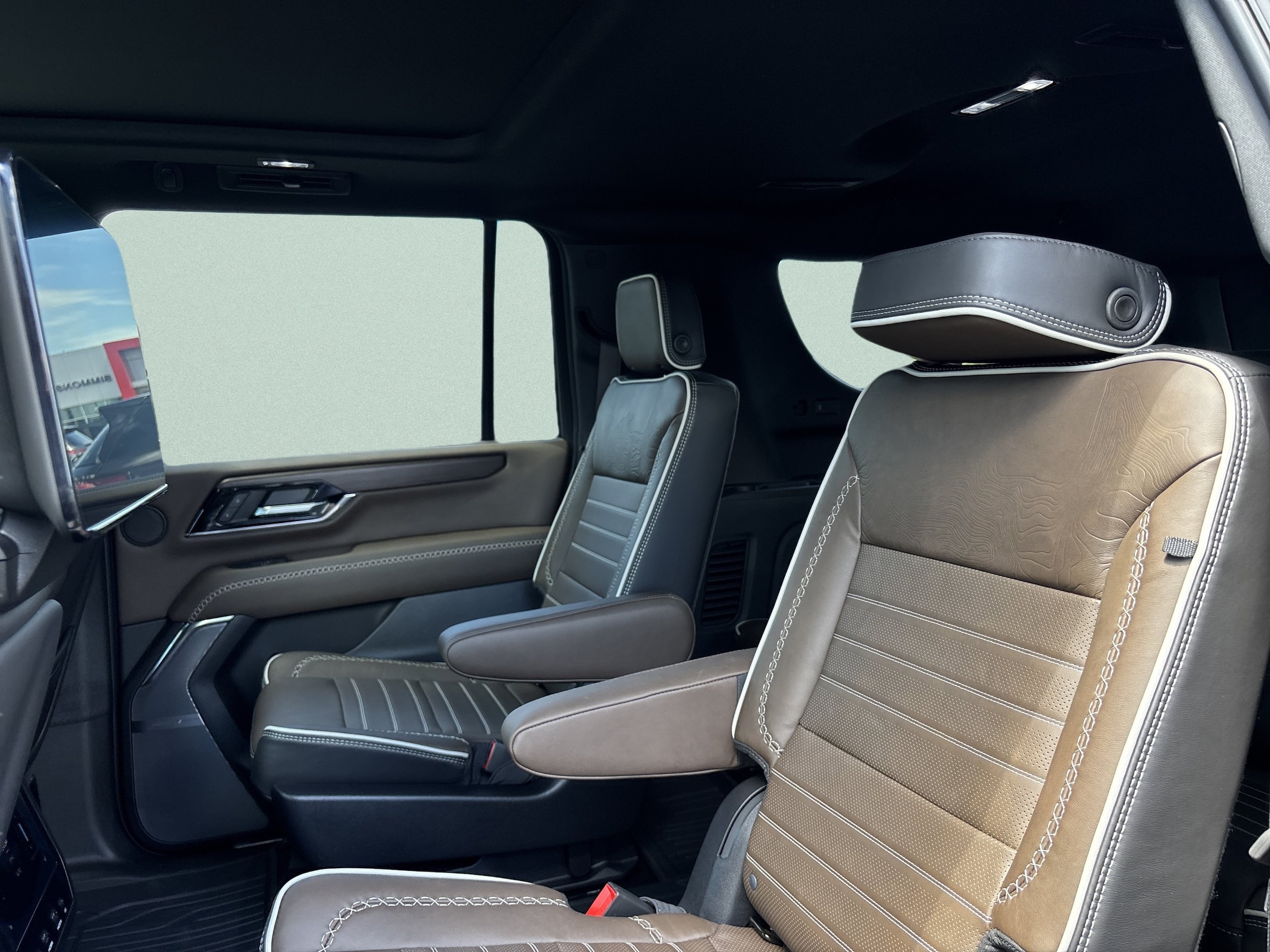2026 GMC Yukon XL Denali Ultimate - Photo 24