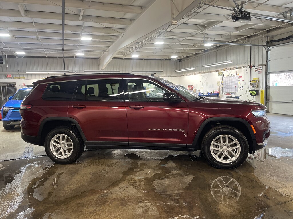 Used 2023 Jeep Grand Cherokee L Laredo SUV