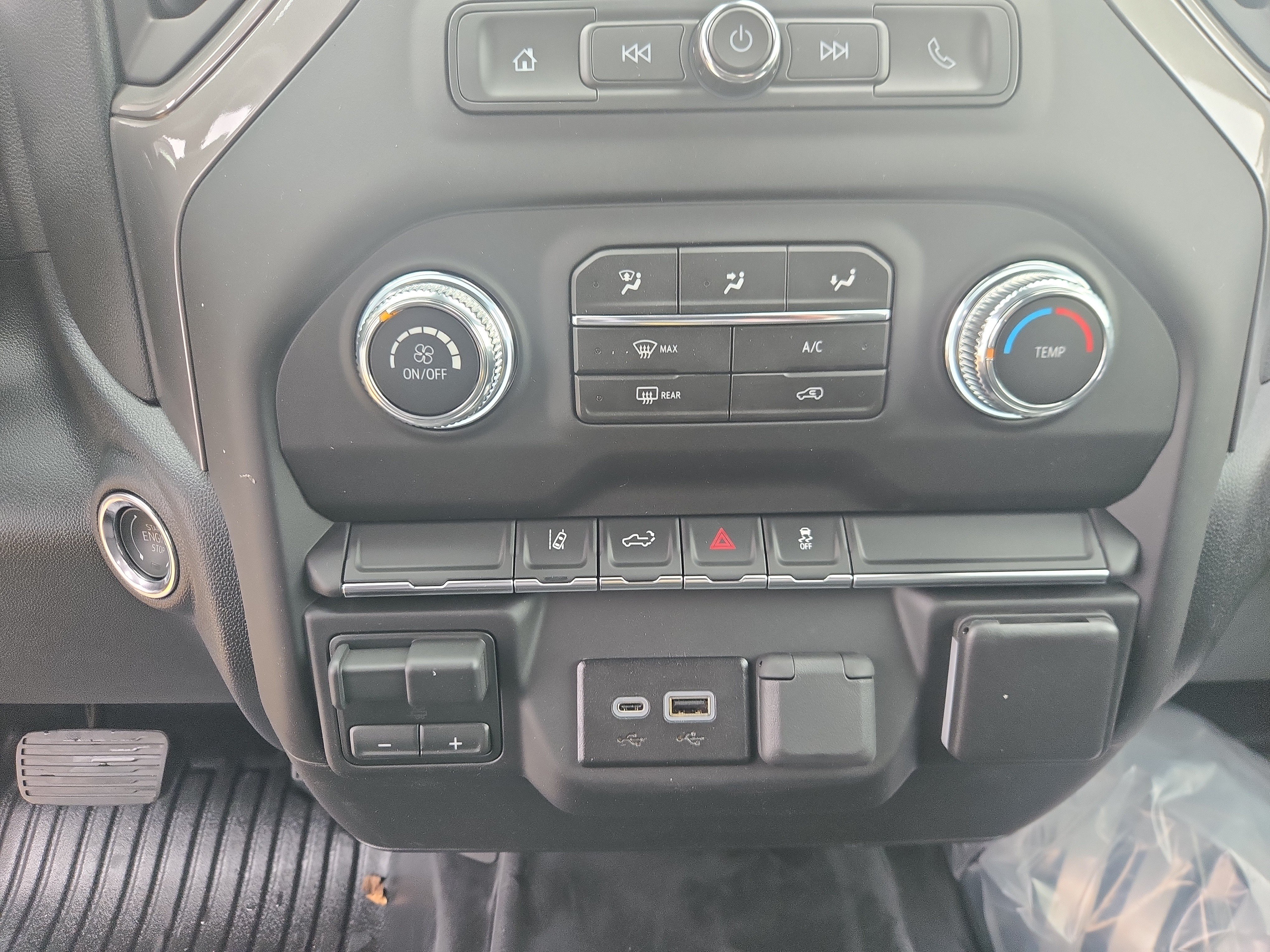2026 GMC Sierra 3500HD Pro - Photo 18
