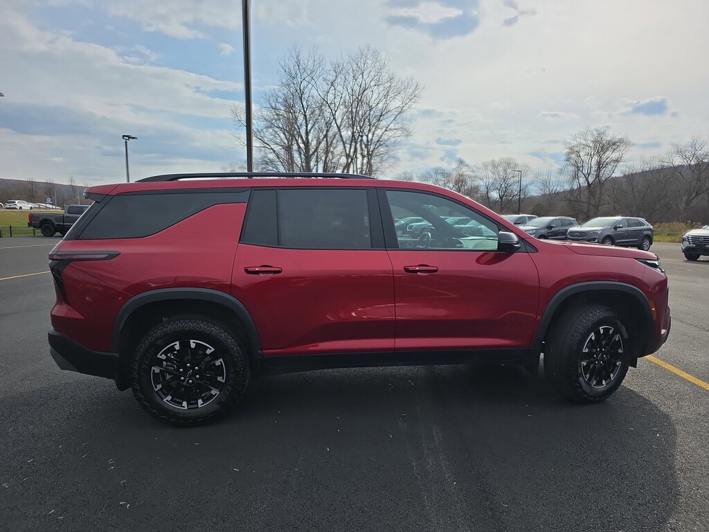 Used 2024 Chevrolet Traverse Z71 SUV