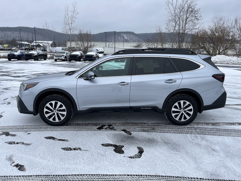 Used 2022 Subaru Outback Premium SUV