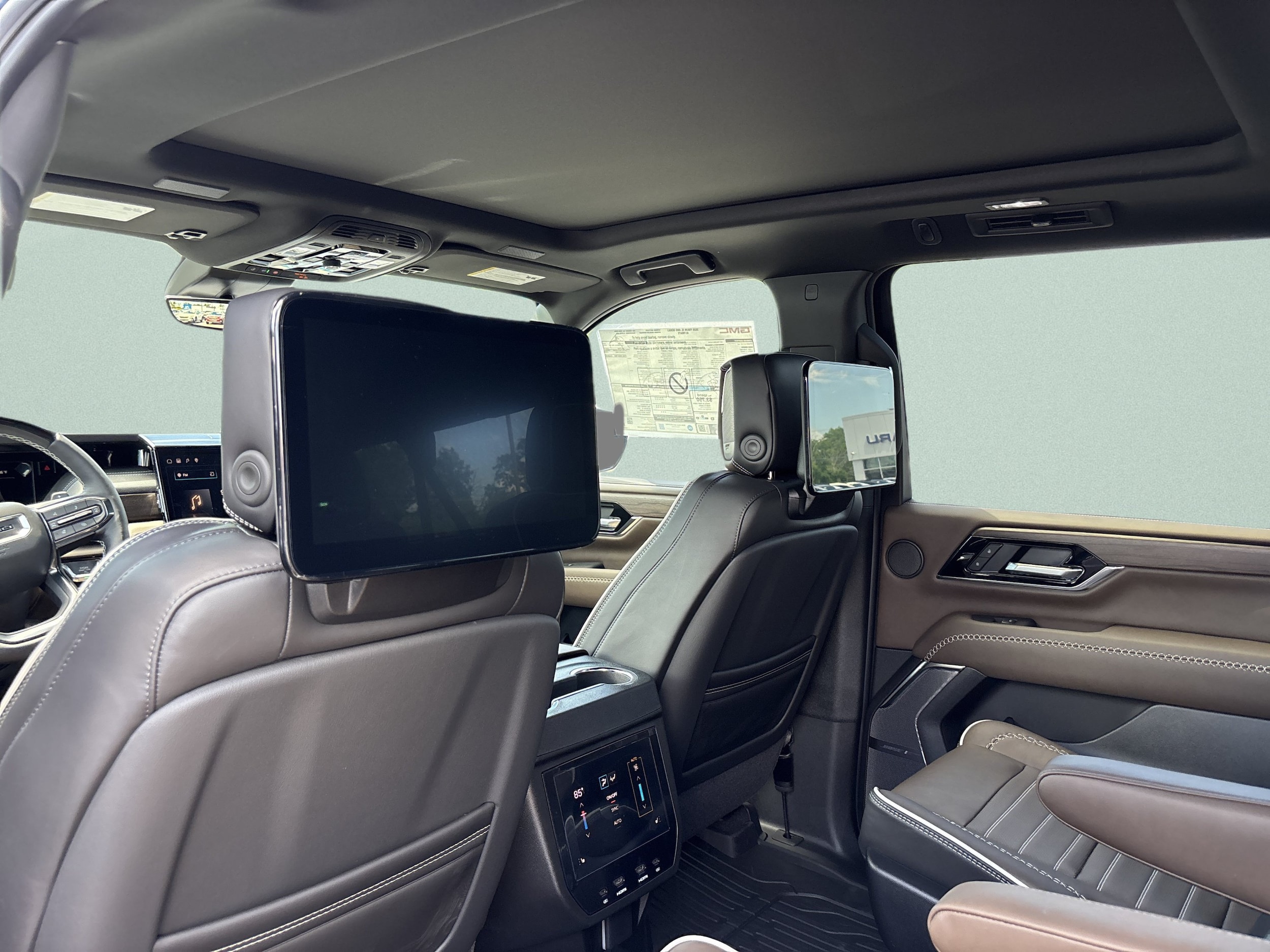 2026 GMC Yukon XL Denali Ultimate - Photo 25