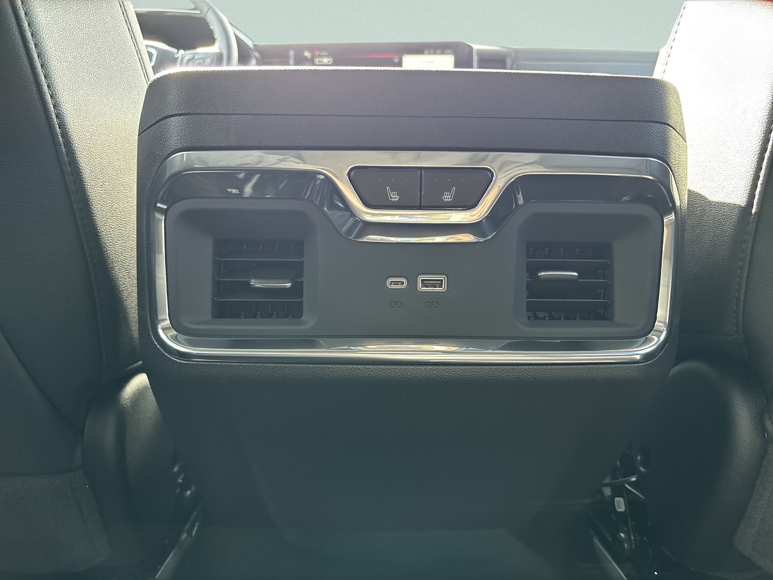 2026 GMC Sierra 1500 SLT - Photo 22