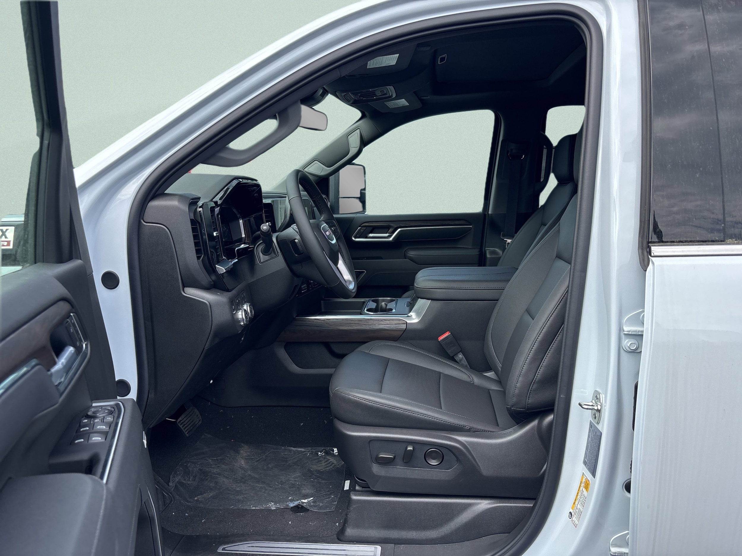 2026 GMC Sierra 2500HD SLT - Photo 10