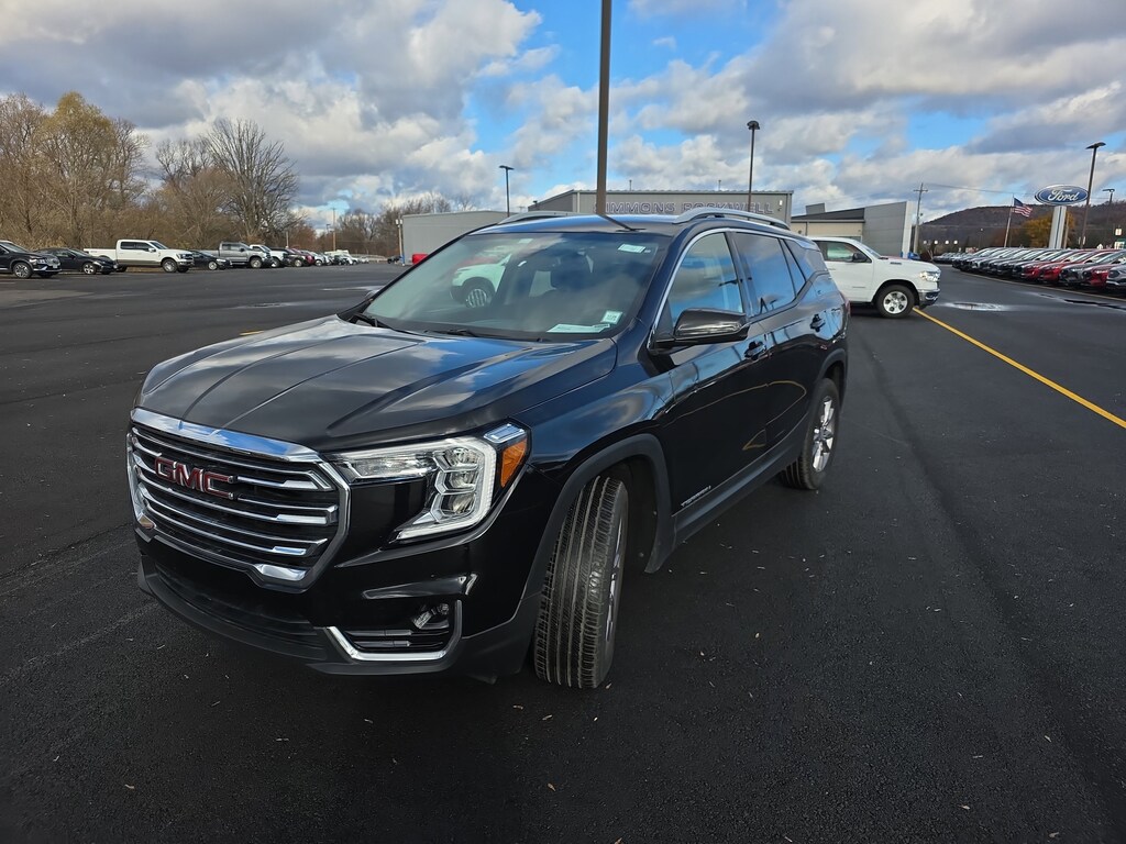 Used 2024 GMC Terrain SLT SUV