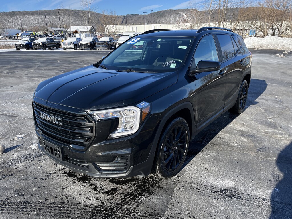 Used 2023 GMC Terrain SLE SUV
